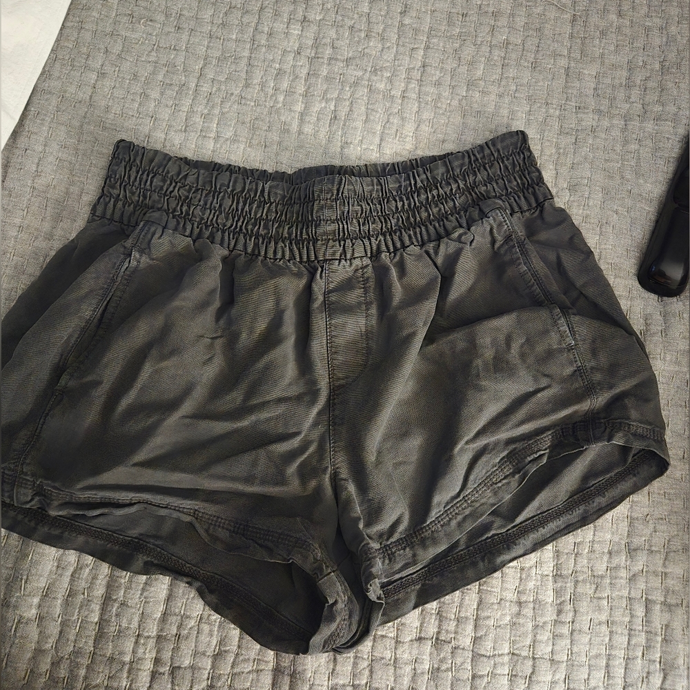 Aerie Women's Black Casual Shorts Size L